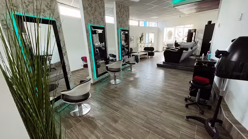 382 Barbershop & Hairstudio