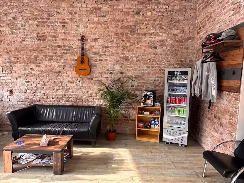 Aloni&rsquo;s Barbershop