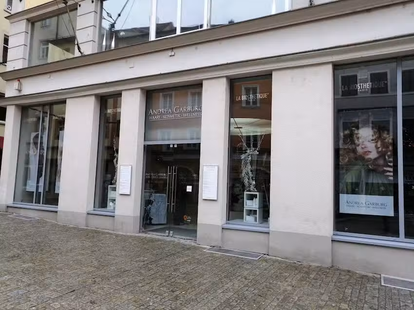 Andrea Garburg Haare Kosmetik Wellness