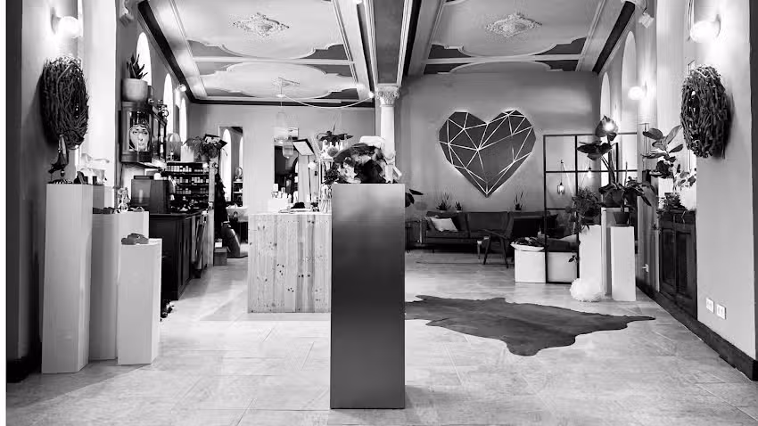 Angelo Hofmann Salon