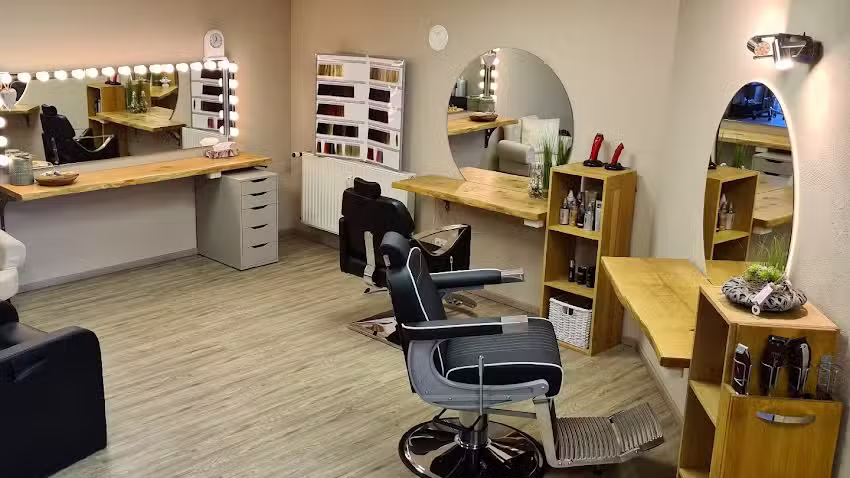 Anno Hair & Makeup Artist