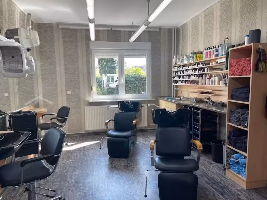 B. Walter Friseurstudio