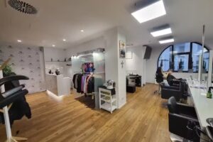 BACKSTAGE HAIRDESIGN – Friseur & Nagelstudio – Meisterbetrieb in Erding