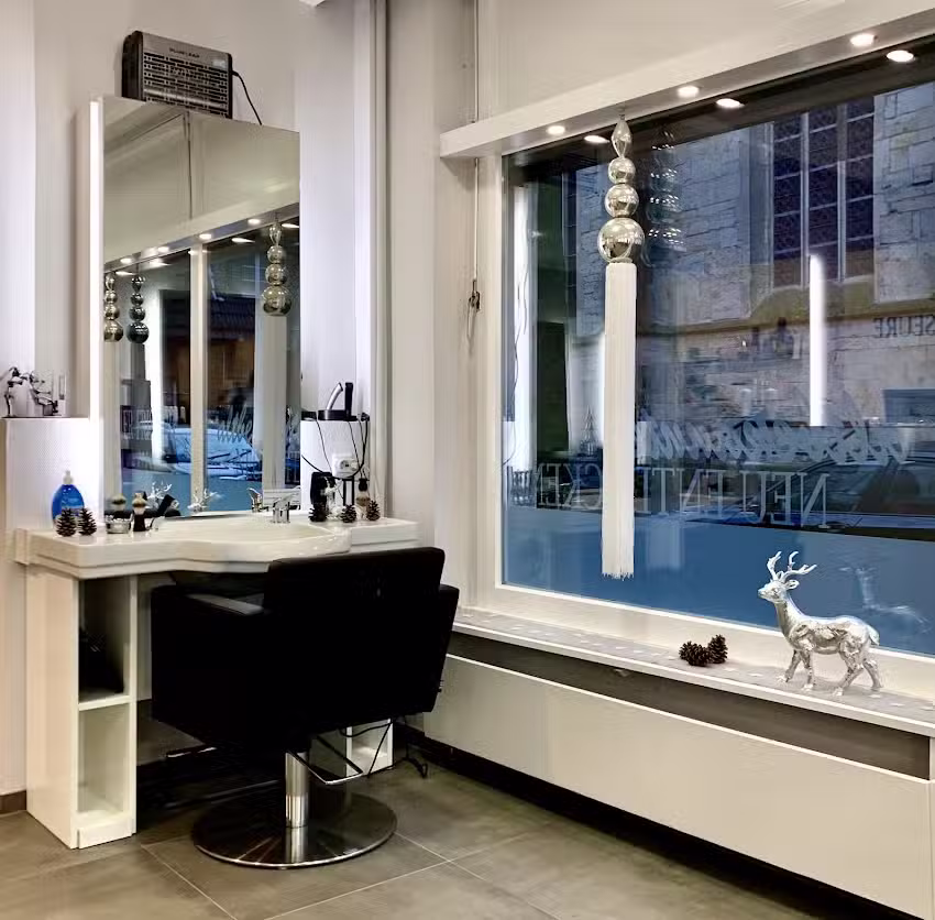 Bl&ouml;mer Friseure