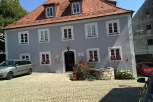 Burgfris&ouml;r Anneliese