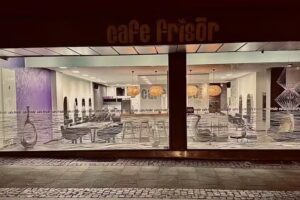 Cafe Fris&ouml;r &ndash; Nils Trojak