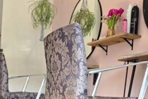 Chrisi&acute;s Haarstube, Christine Artz