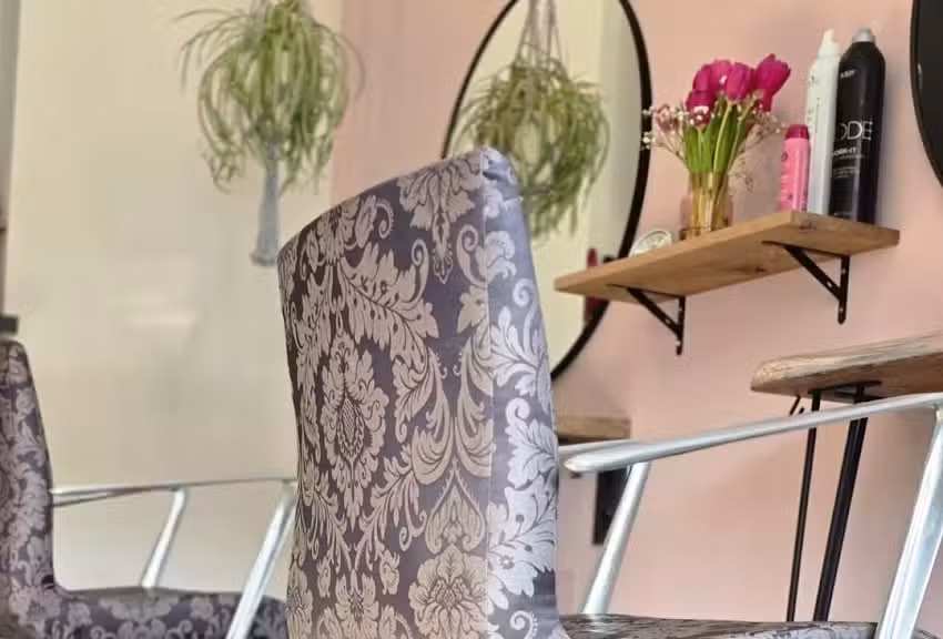 Chrisi&acute;s Haarstube, Christine Artz