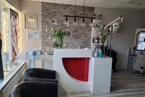 Christine Christeck-J&auml;hnke, Friseur-Kosmetik und Per&uuml;ckenstudio