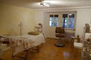 Christine Jaksch &ndash; Dr. Hauschka Kosmetikerin & Naturfriseurin