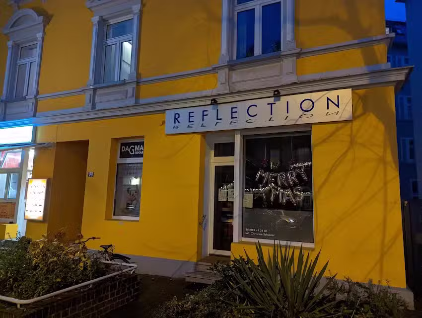 Christine Schuster @ Reflection Friseurteam