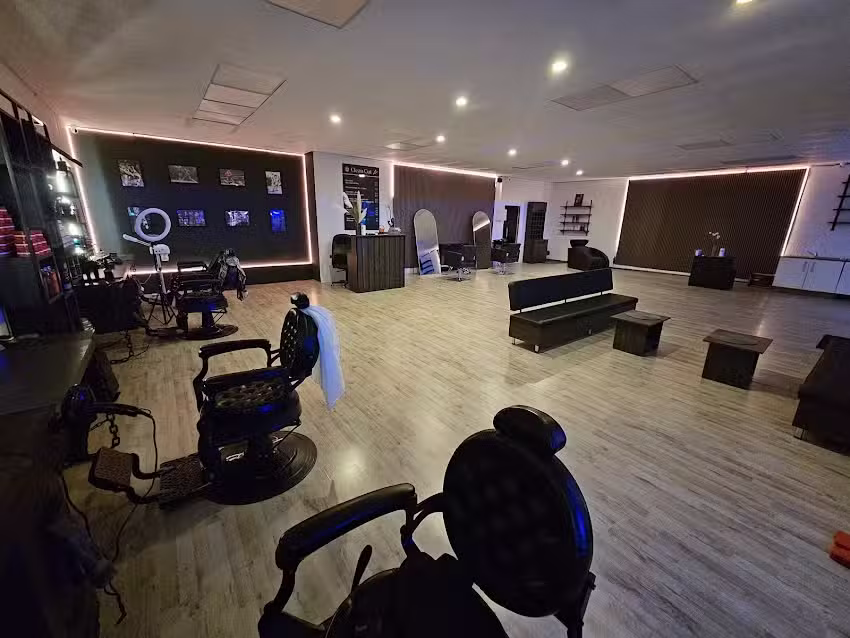 Clean Cut Friseur & Barber