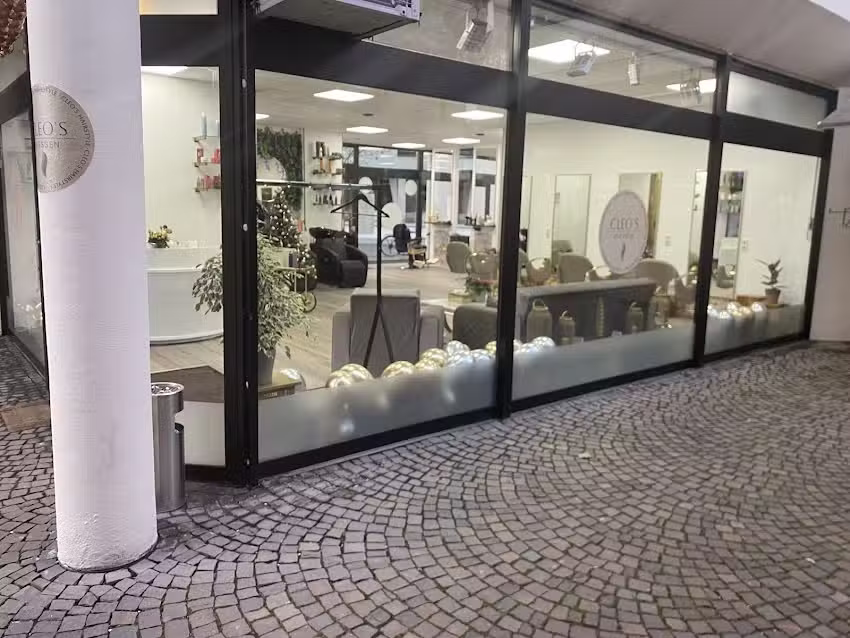 Cleo&rsquo;s Hairstyle Giessen