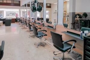 Coiffure Velly in Stuttgart Rathauspassage | Dein Friseur ohne Termine