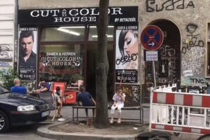 Cut & Color House (By Beyazgül)