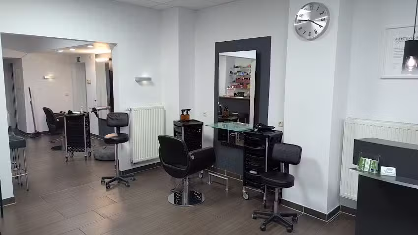 Cut & Colour Haarstudio