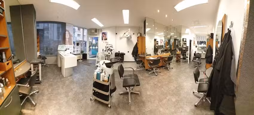 Cut in Haarmonie (Friseursalon)