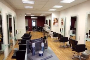 CUT & STYLE Z&uuml;lpich, Ihr Friseur und Farbexperte