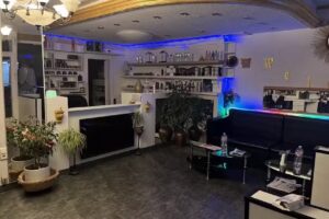 Deinstyledeinschnitt by Yunes