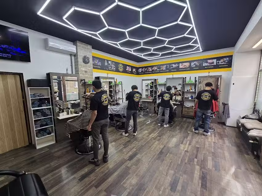 Deluxe Barbershop (Herren- und Kinderfriseur)