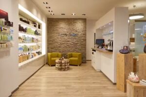 Denroy Cadeau Hairdressing &ndash; AVEDA Salon