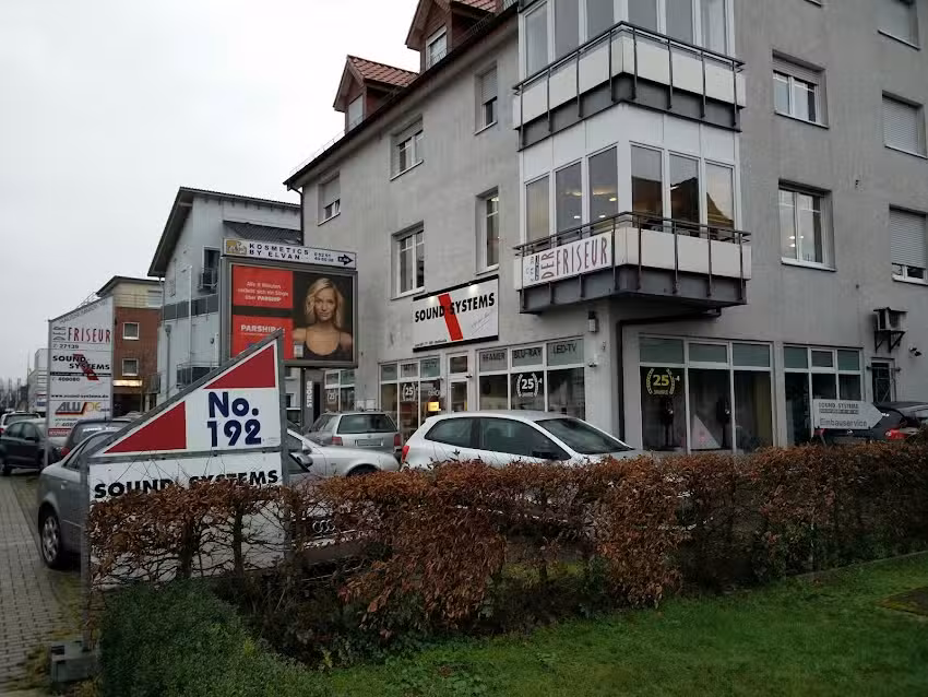 Der Friseur Mehmet Demir