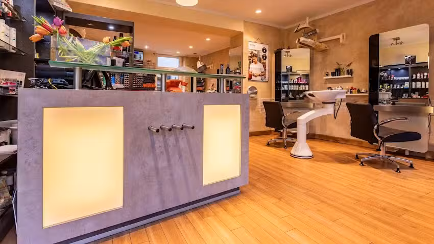 Der Salon- Friseur in D&uuml;sseldorf Eller