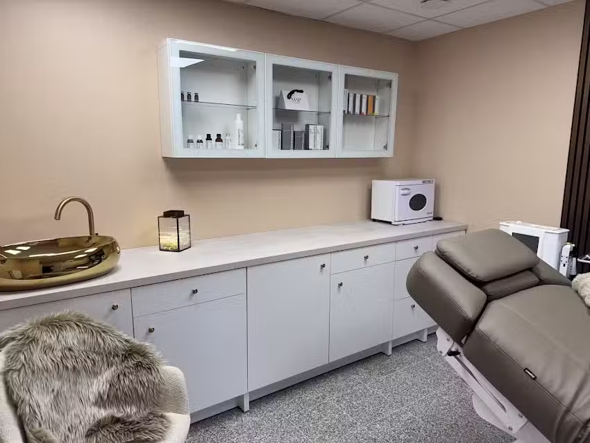 Derm Aesthetic by Nadja Befort