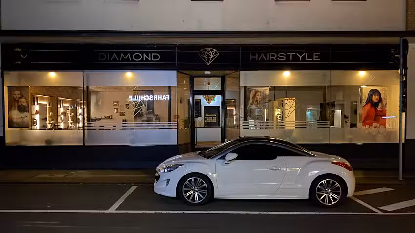 Diamond Hairstyle & Barbershop