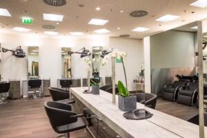 DIE FRISEURE &ndash; Breuninger Ludwigsburg