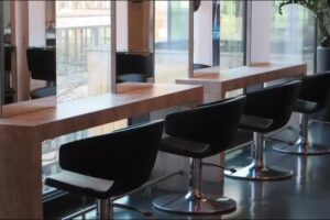 DIE FRISEURE &ndash; Breuninger Stuttgart