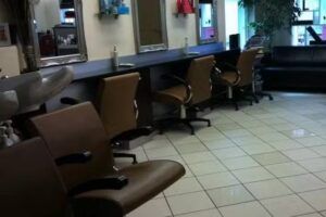 Die Friseure by J&ouml;rg Saalfrank