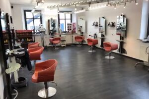 Die Friseure by Ren&eacute; Kainz