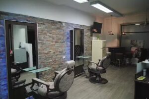 Dirk&lsquo;s Salon & Barbershop