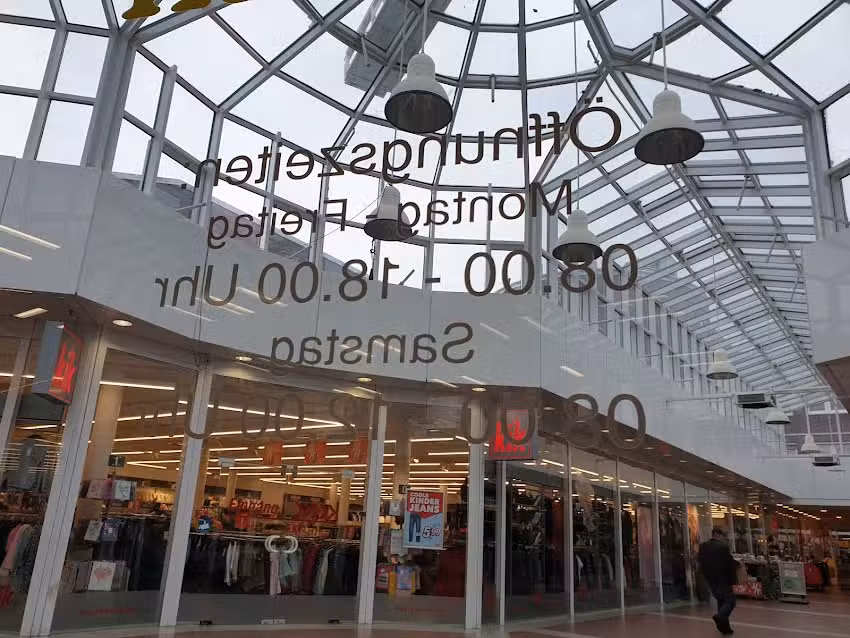 Dybar&eacute; Coiffeurbetriebsgesellschaft mbH