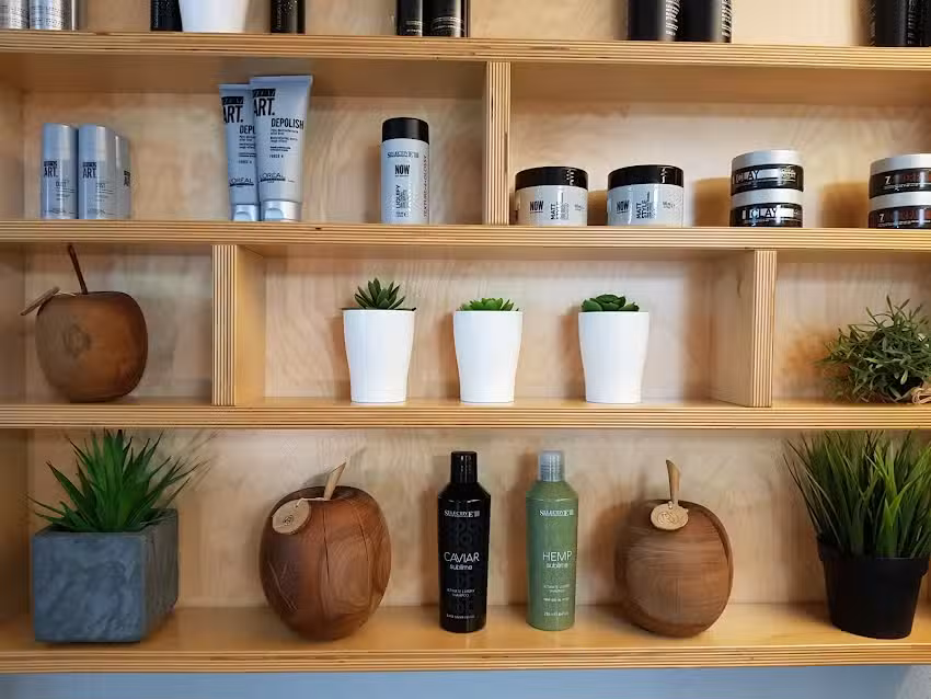 &bdquo;echt-haarig&ldquo; der Friseurkeller