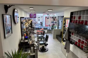 Elegant Barbershop Herren Friseur