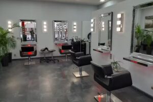 Es Me Al, Damen Salon Herren