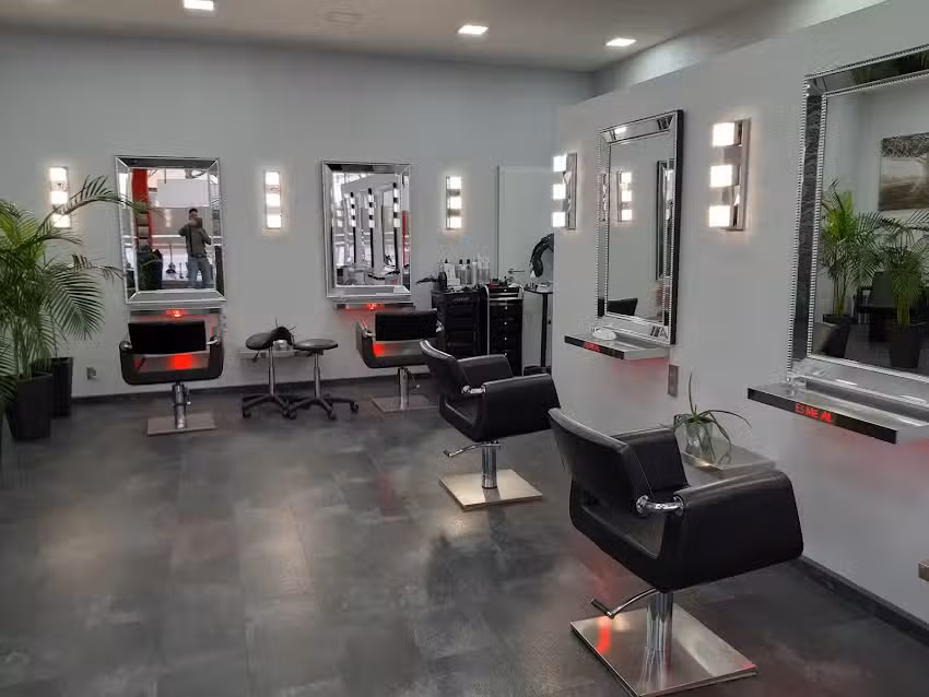 Es Me Al, Damen Salon Herren