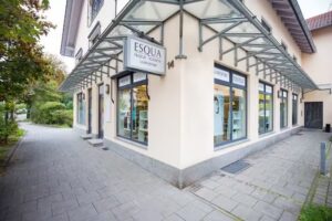 Esqua Friseure Selcuk S&ouml;nmez