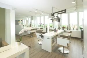 Etage 9 &ndash; Das Friseur-Atelier