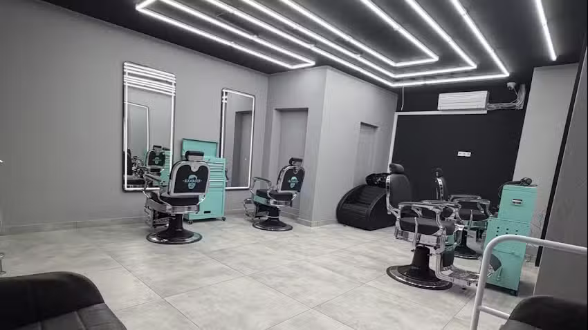 EZZO&lsquo;S BARBIER