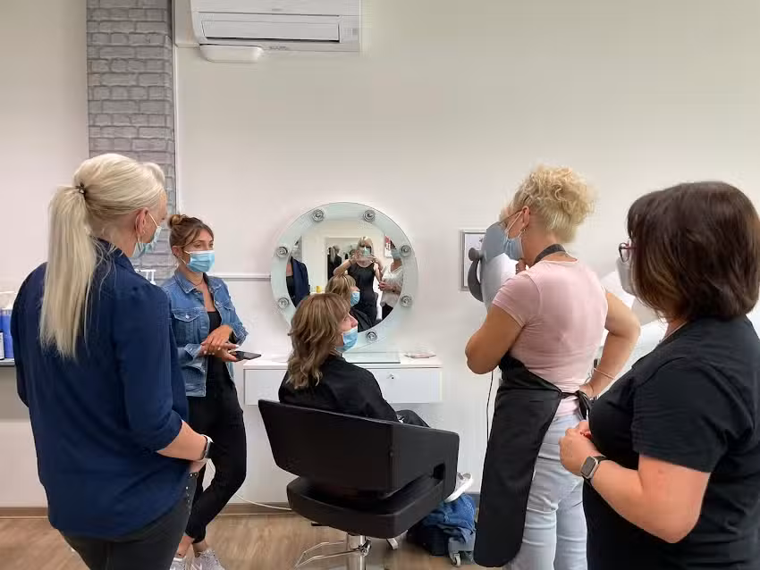 F&aacute;neti Hair- & Nail Lounge