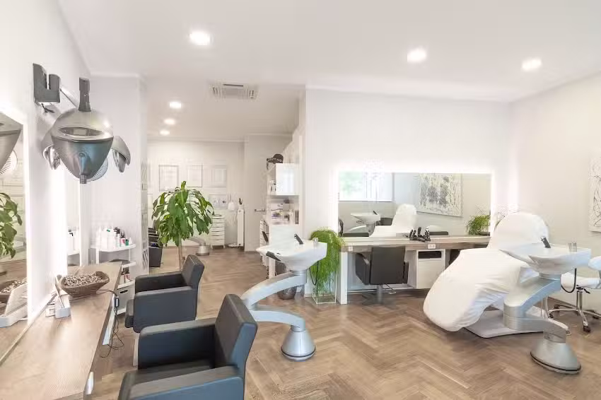 Farzanas Hair & MakeUp