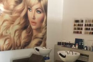 Figaro GmbH, Salon Friseur & Perückenstudio