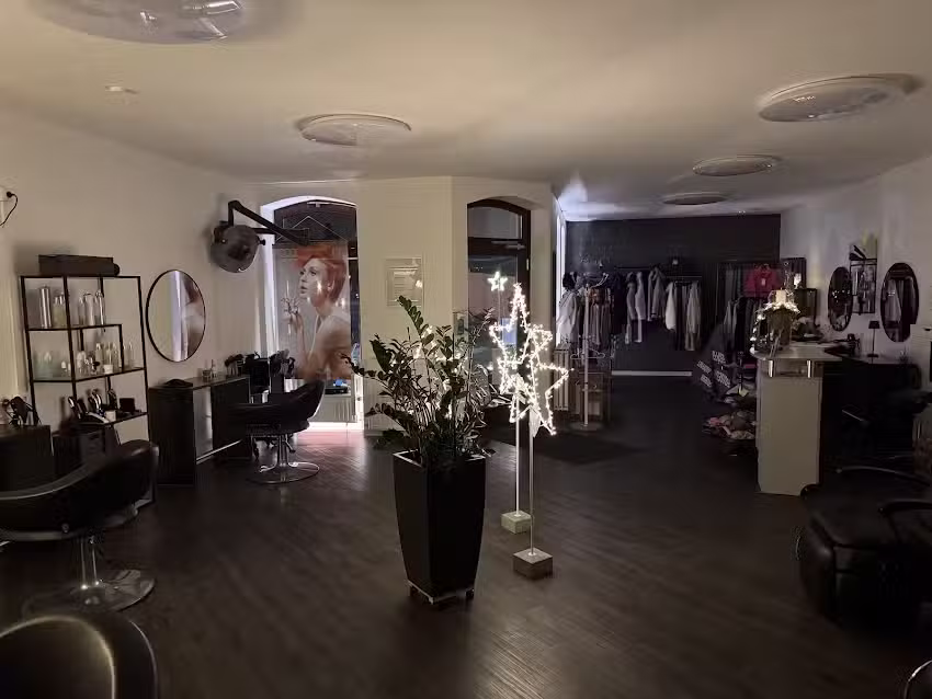 Friseur Be-Haar-Lich by Fenja