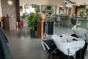 Friseur Dornberg Carr&eacute;e