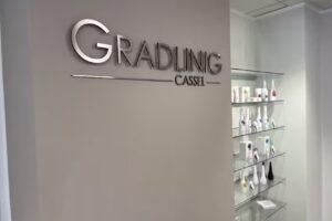 Friseur Gradlinig Cassel | Spezialist f&uuml;r Haarfarben und pr&auml;zise Haarschnitte in Kassel