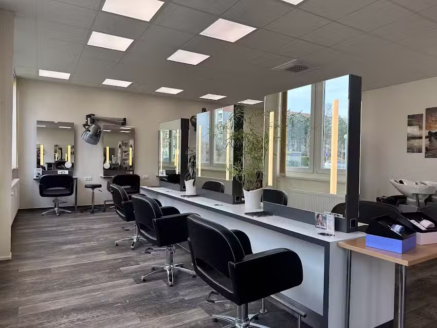 Friseur Hair-Cosmetic-Team GmbH von Stauffenbergstra&szlig;e