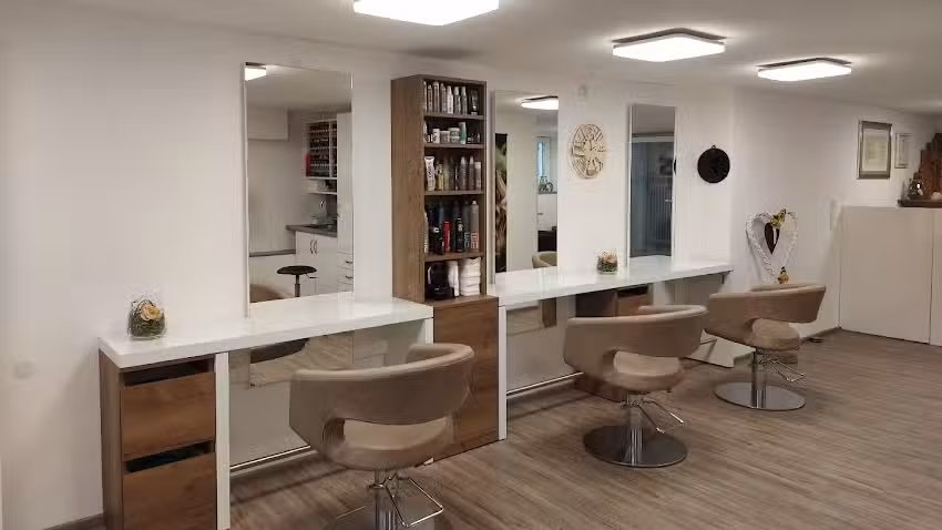 Friseur Hairmelody und Makeup Artist